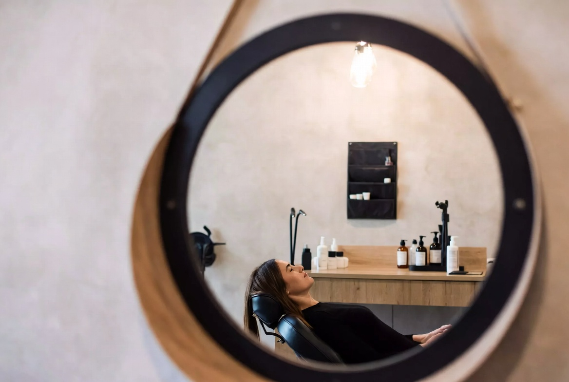 Inside Demo Head Spa